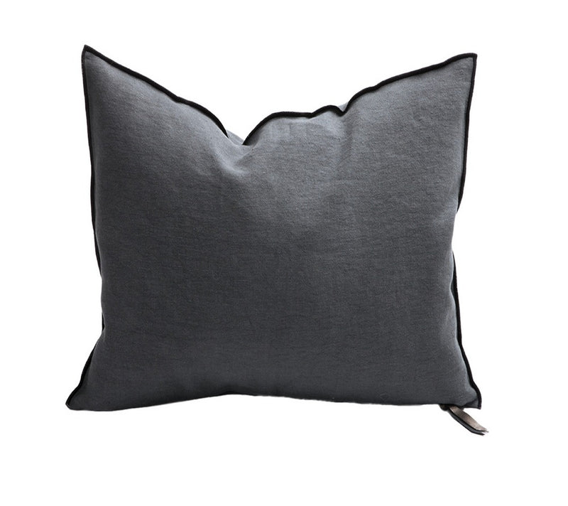 Cushion  - Crumpled Linen in Charbon/Anthracite - french.us