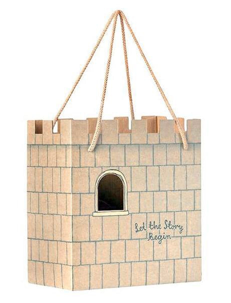 Paper Bag, Castle : Let the story begin - french.us 2